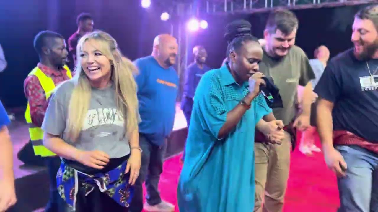 Amazing performance from Min Hossana joy with a team from USA 🇺🇸. #Ebenezer #Tyabula 