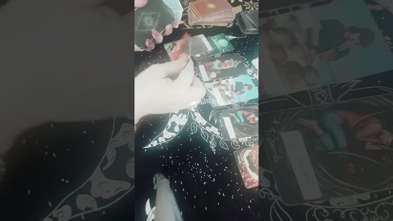 برج الدلو .. حبيبك يحبك جدا ..واسحار متجدده وشغله قانونيه لصالحك