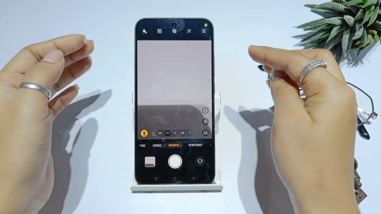 How to use volume button to take photo in oppo find x9 pro | find x9 volume button se photo kaise le