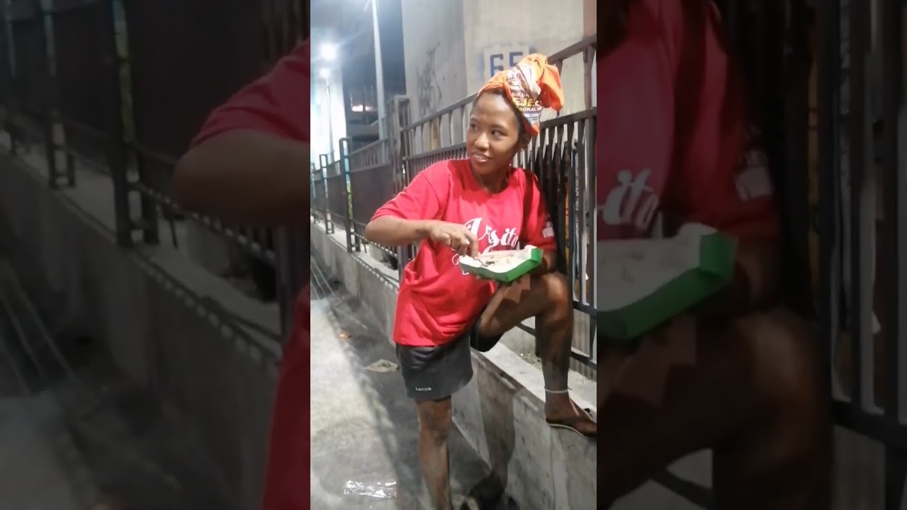 Isang dalaga nawala sa kanyang sarili 😱 nagsayaw sa git a ng kalsada😱