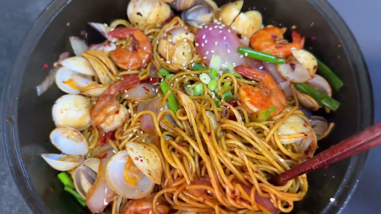 Zhu Di s lunch was seafood fried noodles#Lunch#Seafood fried noodles#Food sharing#One-pers
