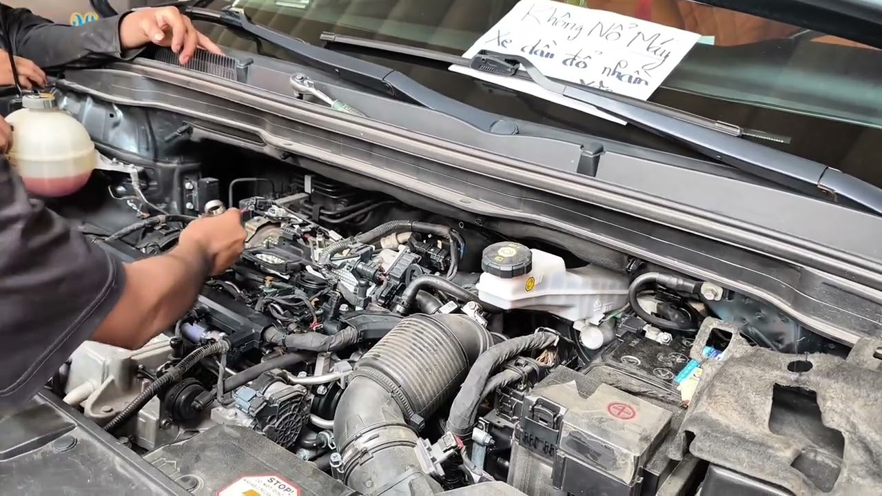 Xe Máy Dầu Đổ Nhầm Xăng Quá Trình Xử Lý, Kia Carnival thay lọc dầu nhiên liệu, mở bơm dầu kia
