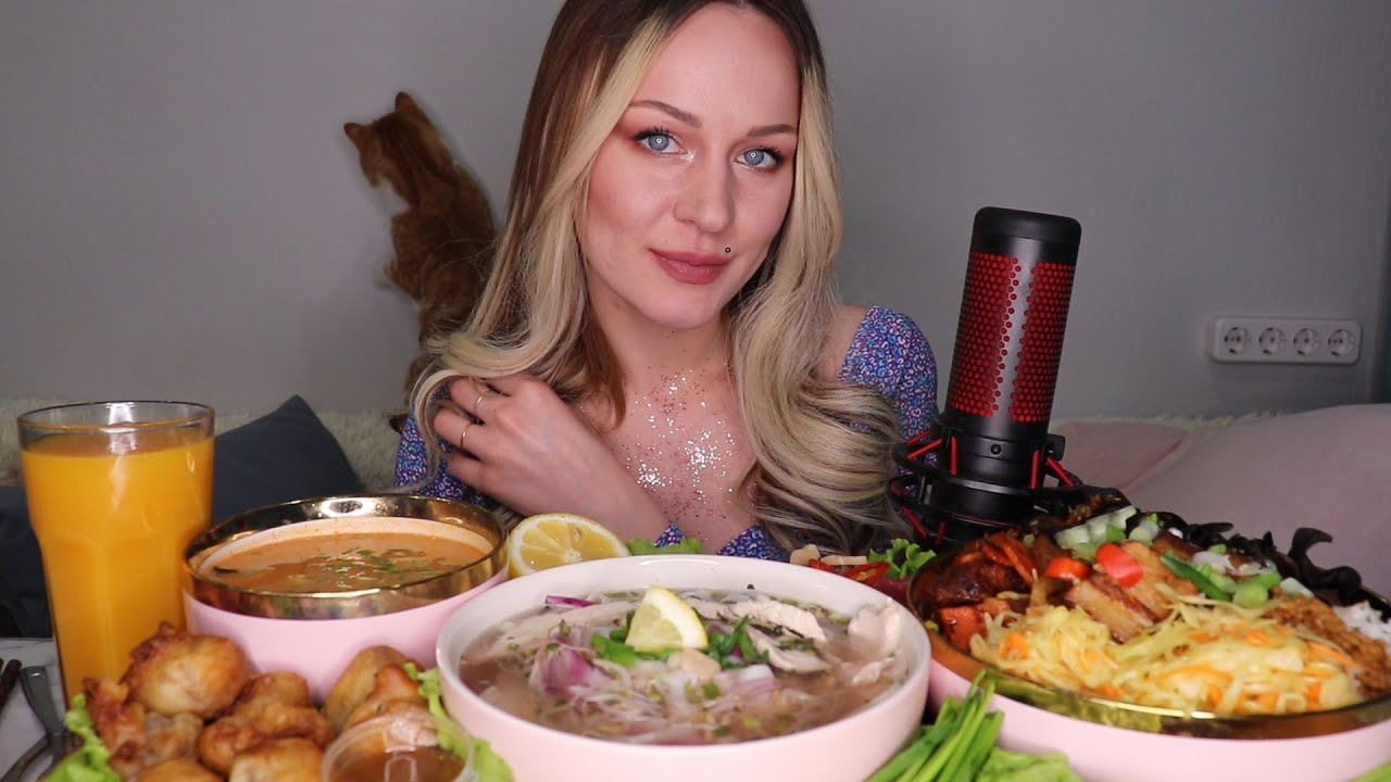 MUKBANG | Фо-га, том ям, закуски, бананы в кляре | Vietnamese food не ASMR