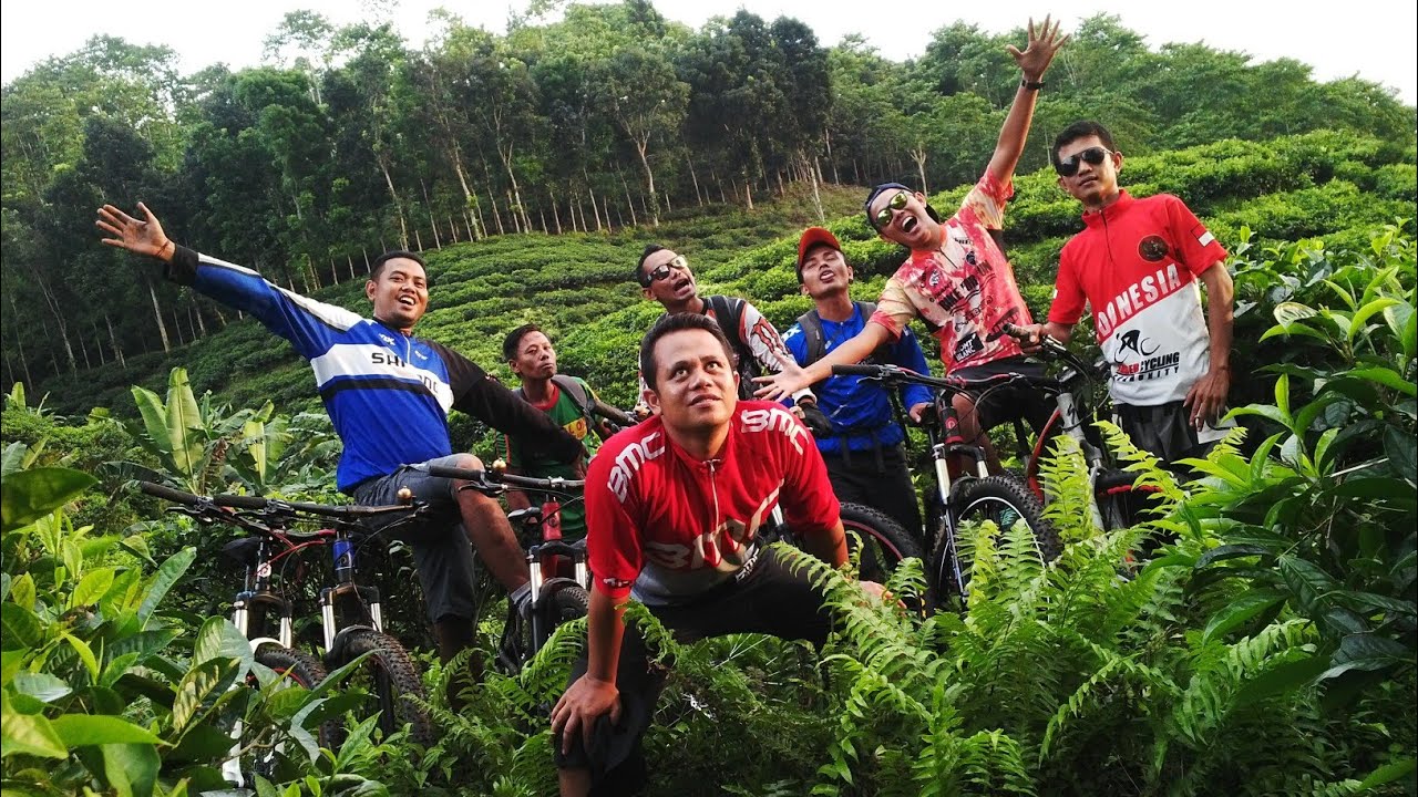  # 1 DEKADE  sedikit tersisa, banyak cerita @whybos