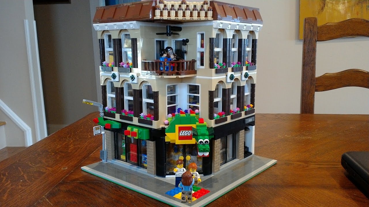 Lego Store MOC modular with Flash and Ninjago Postman apartments