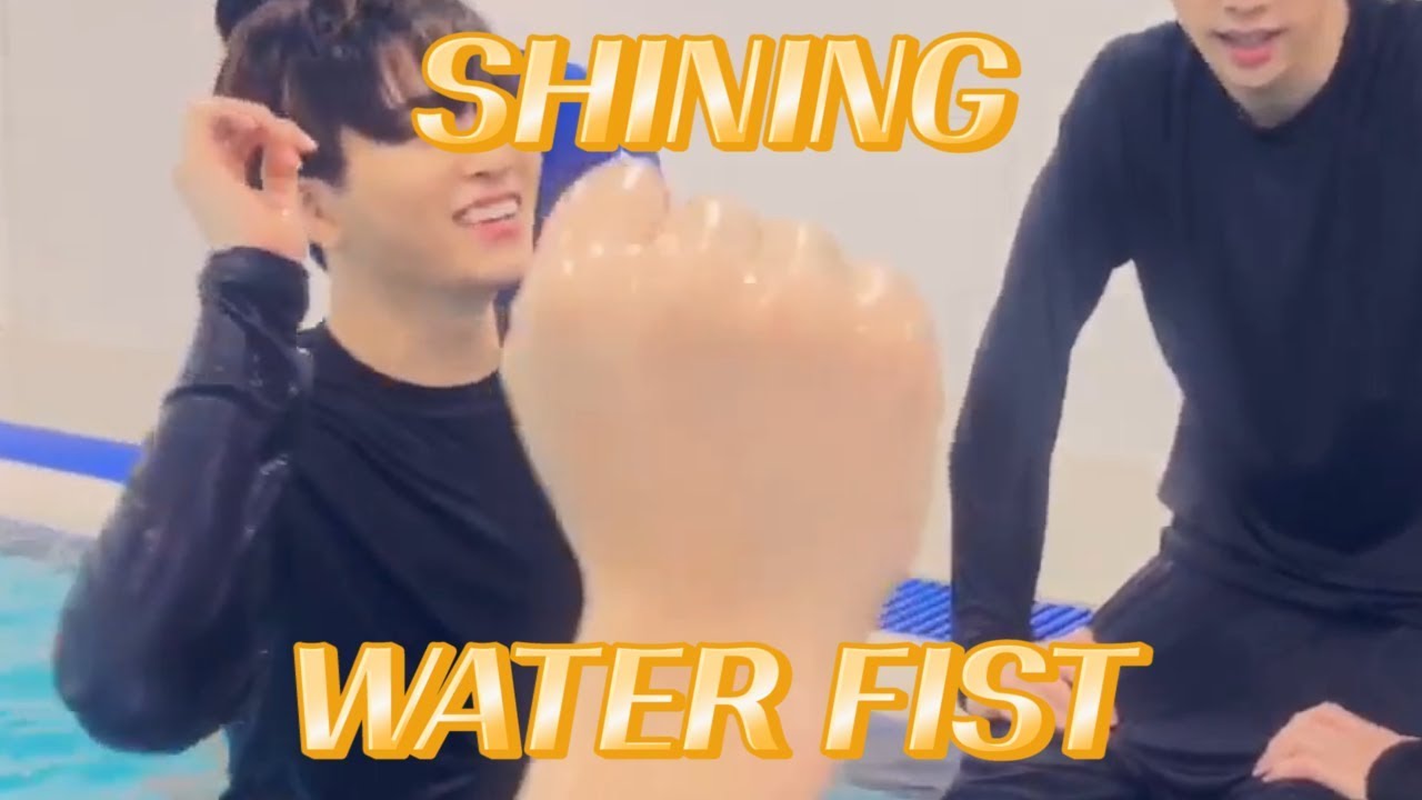 [V LIVE] GOT7 - 물 만난 덩어리들 보니 가을장마에도 잇몸건조💦 (GOT7 playing in a swimming pool)