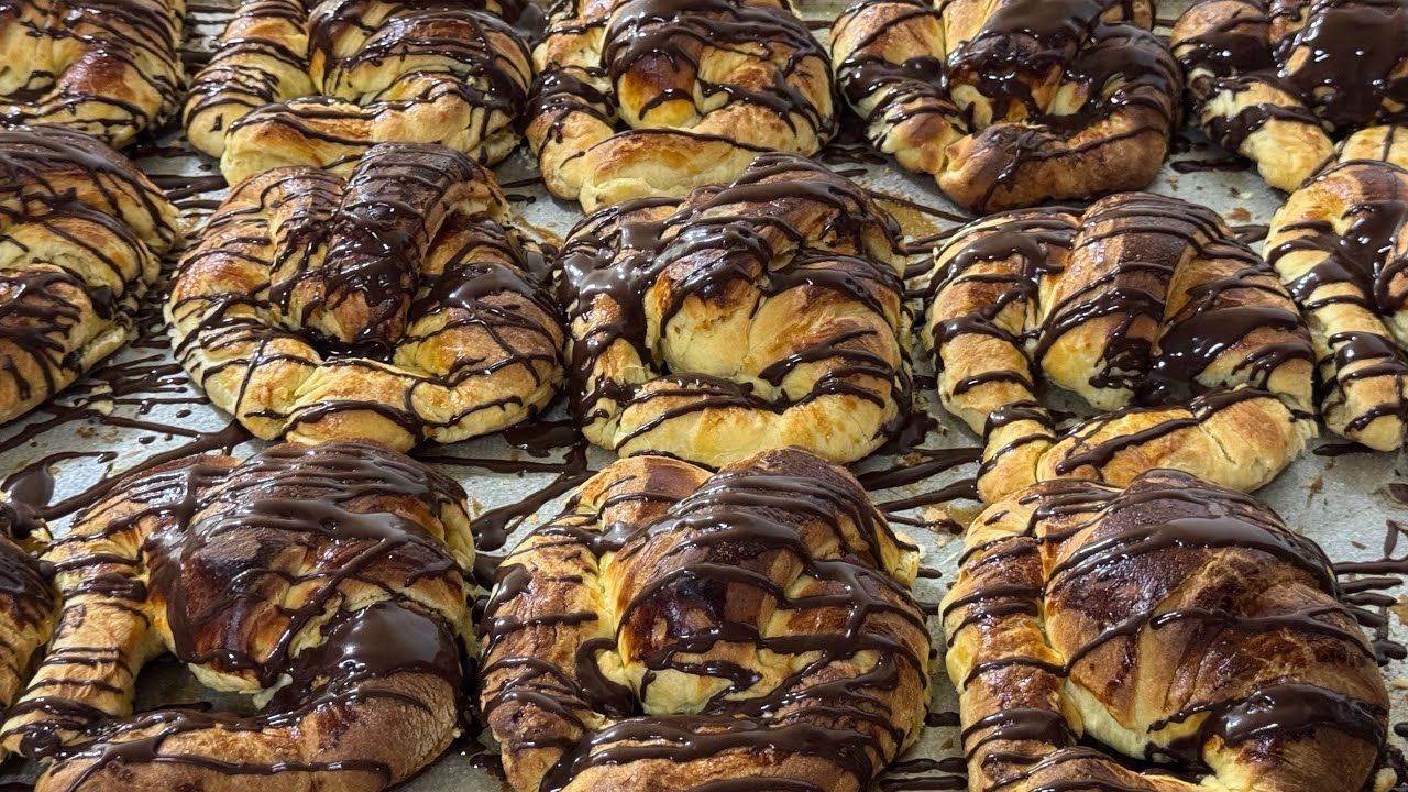 Como hacer Cuernos de Chocolate Facil y Rapido