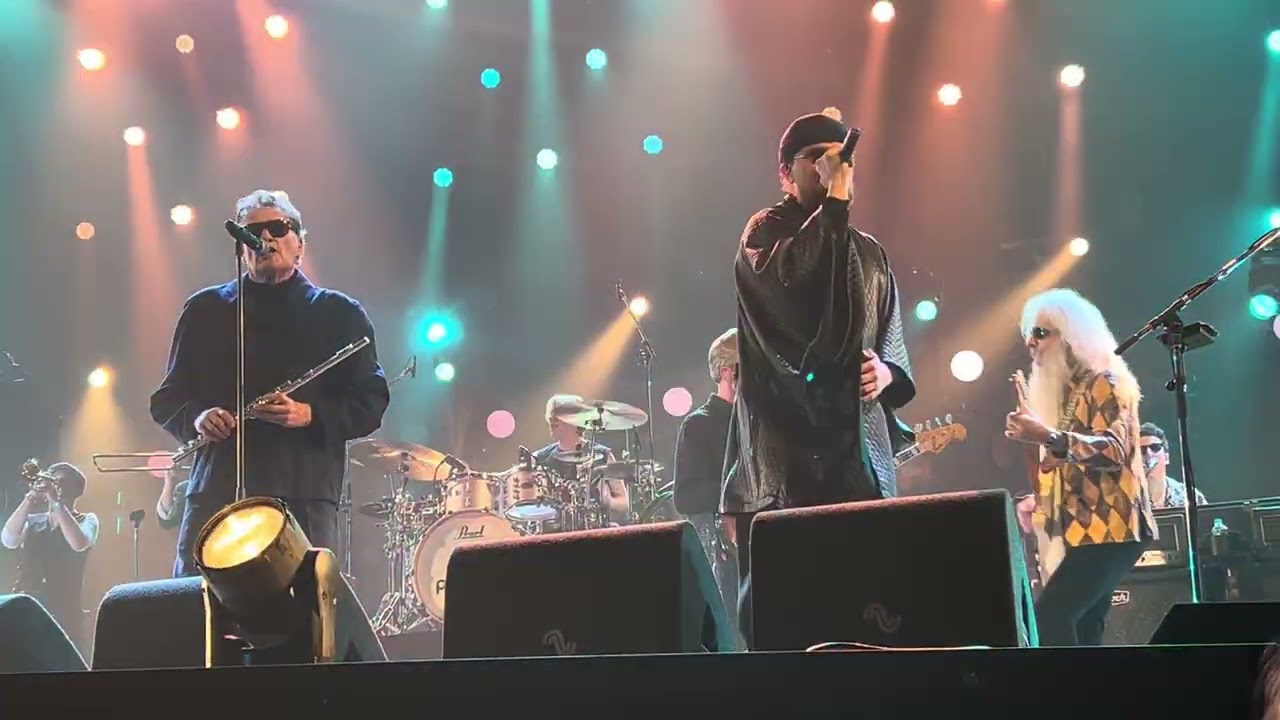 Golden Earring One last Night Live-When the Lady Smiles-Bas solo,Rinus.
