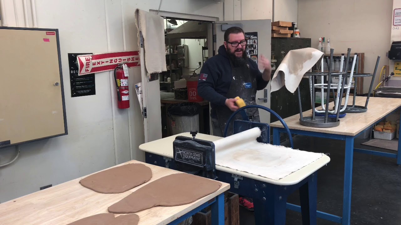 Cleaning the slab roller