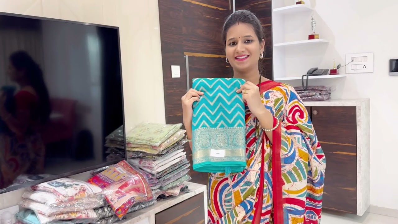आम्ही घेऊन आलो आहोत साड्यांच जबरदस्त Collection #HelloSayali #SasubsinchiSayali