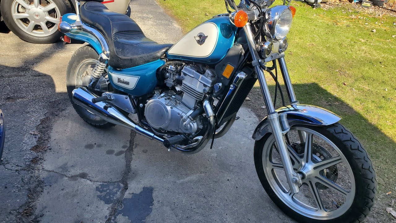 My new 94 Kawasaki Vulcan 500 with 12,266 miles. Oil/Filter Change, and second start in 3 years