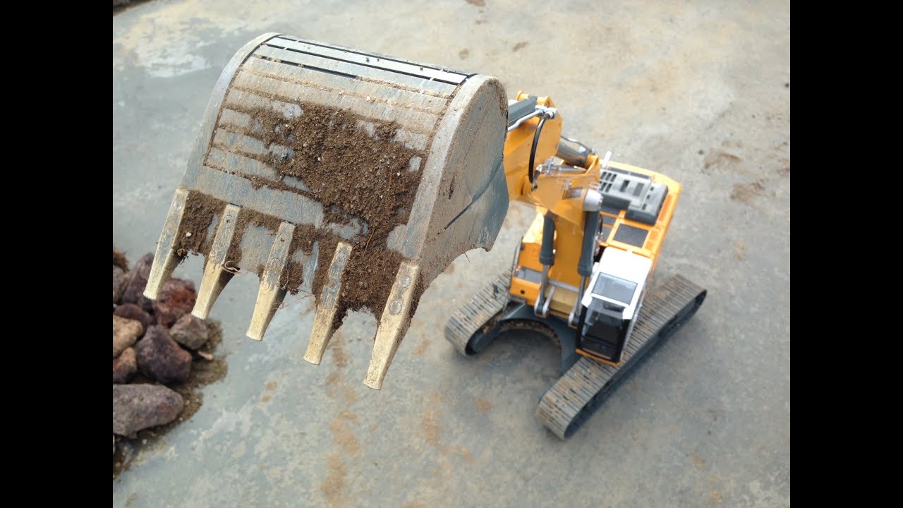 RC EXCAVATOR LIEBHERR 956 - VERY CLOSE IMPRESSIONS