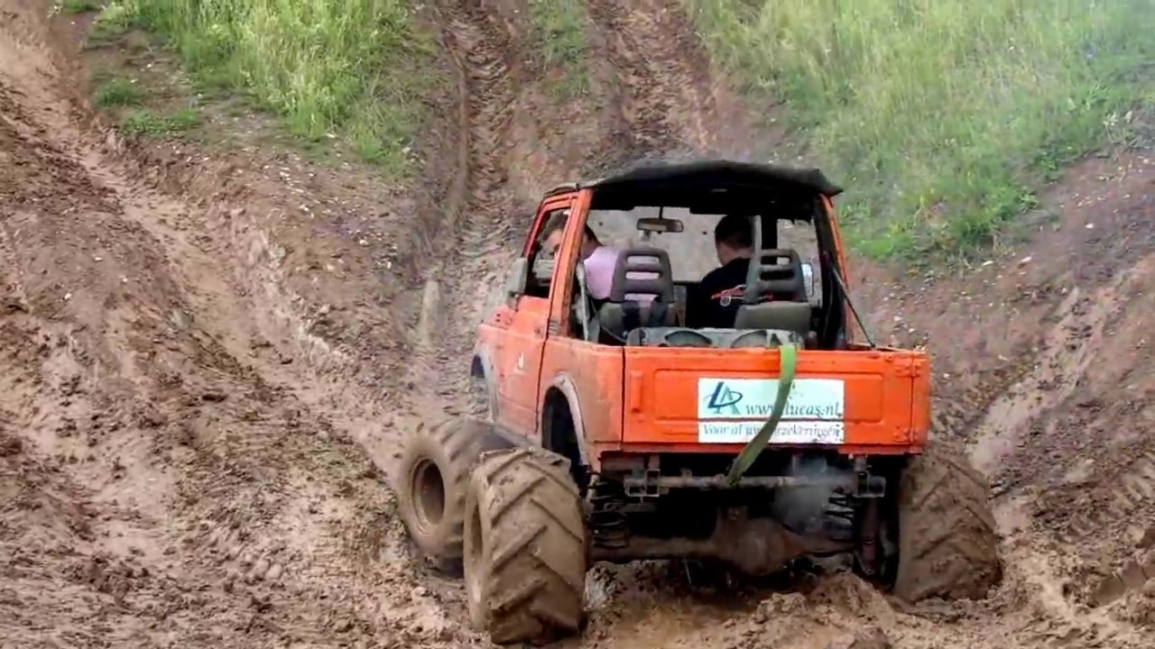 Suzuki Samurai 3.5 V8 in action!