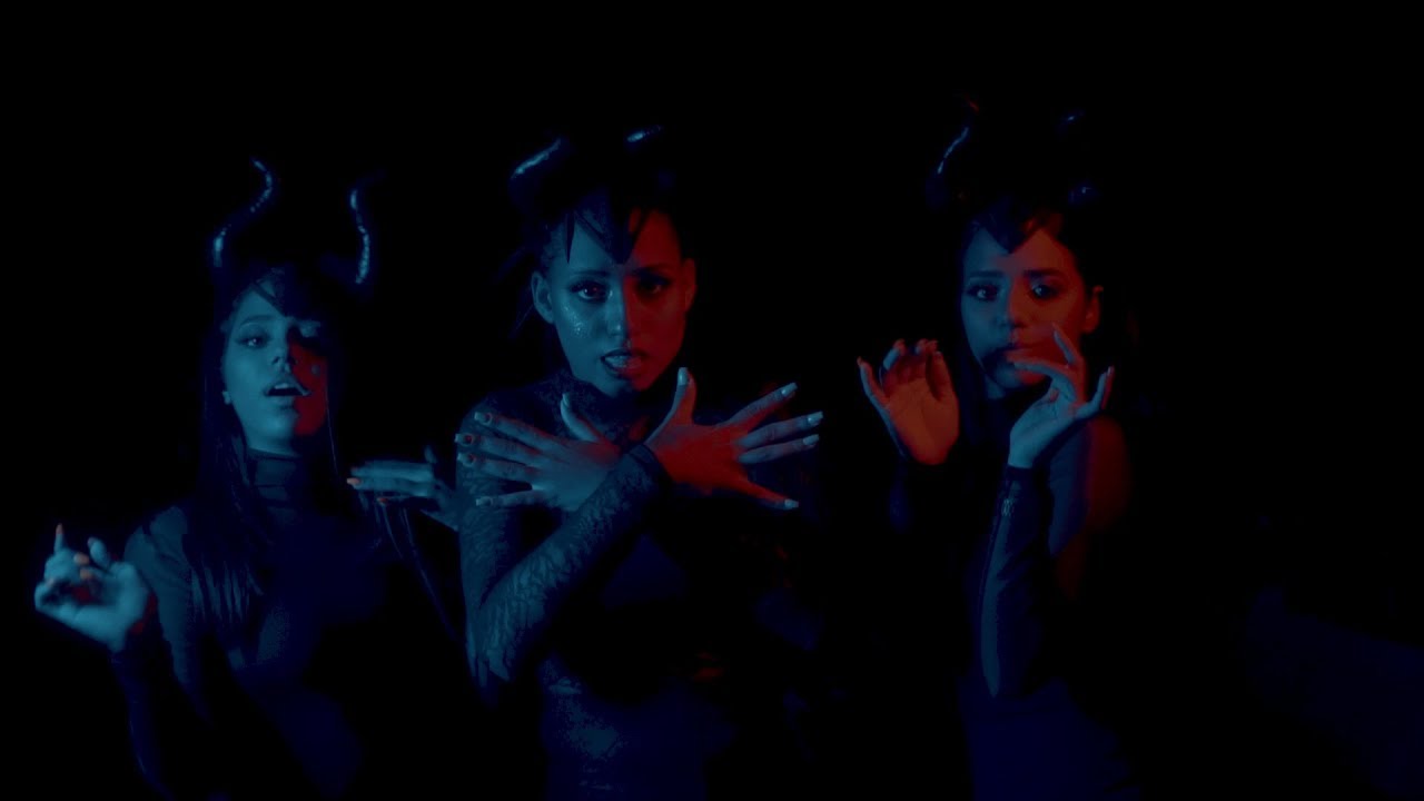 MC Loma e as G&ecirc;meas Lacra&ccedil;&atilde;o - Mal&eacute;vola (Clipe Oficial)
