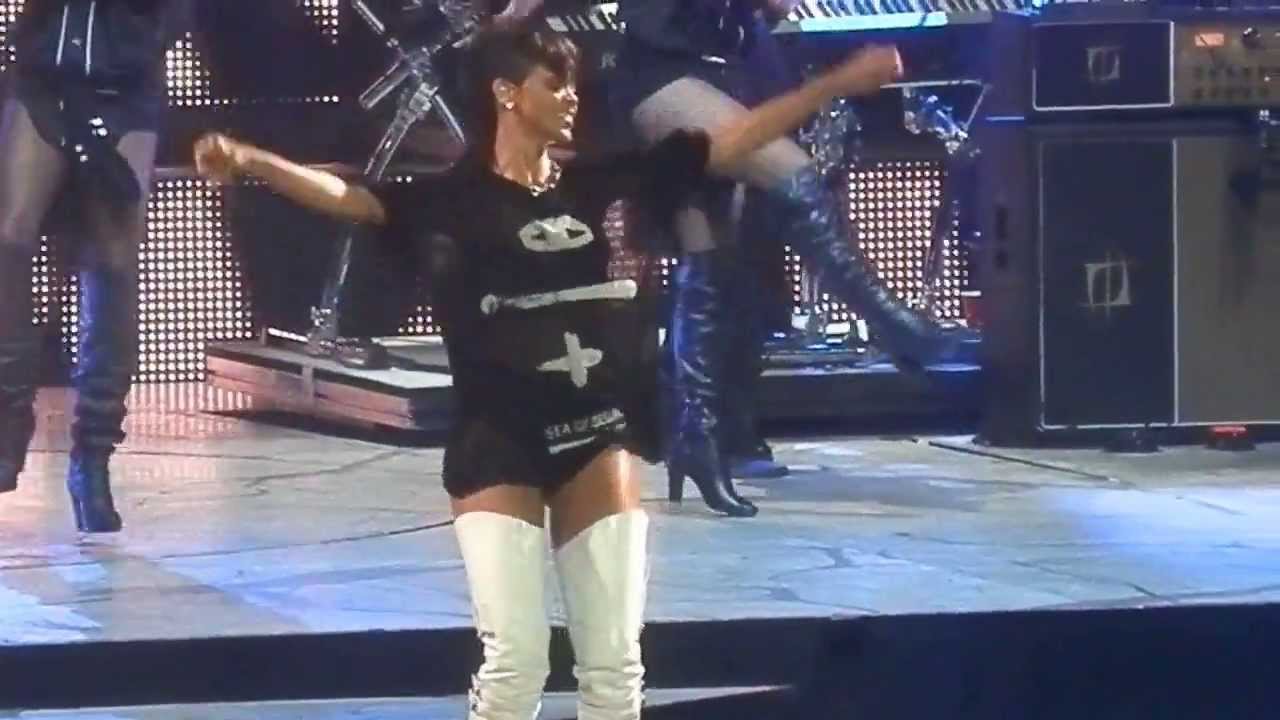 Rude Boy - Rihanna Live Adelaide 26.9.13