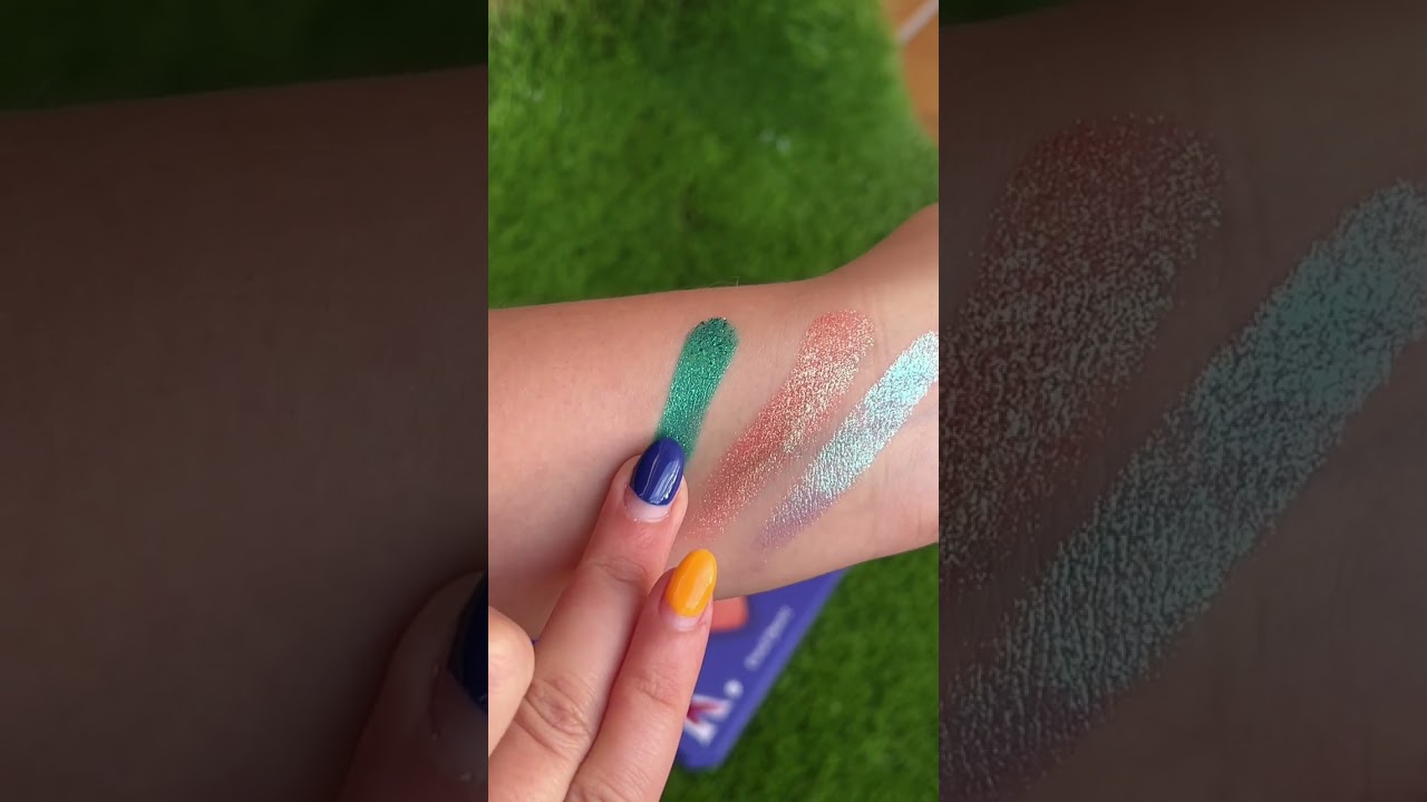 Pardon Me de Krash Kosmetics Swatches