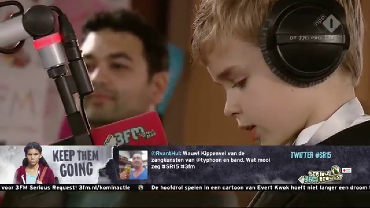 Emilio leest het nieuws voor - Serious Request 2015