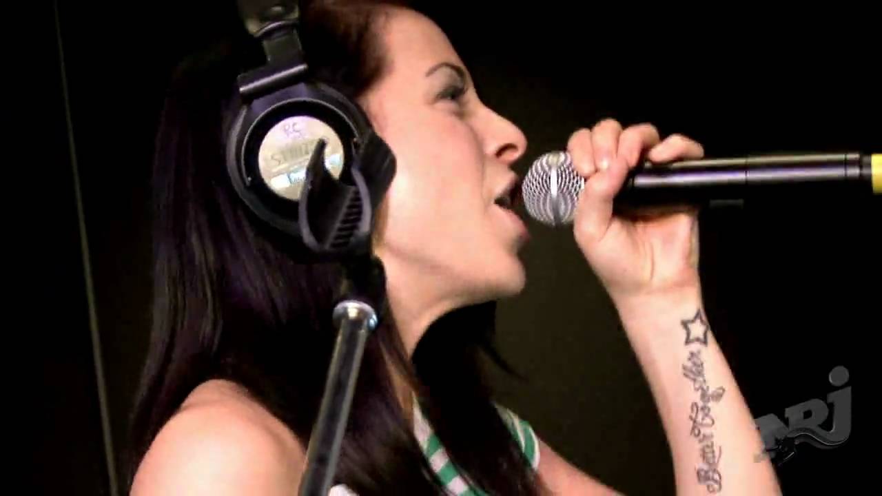 Marie-Mai chante Do You dans Les Grandes Gueules