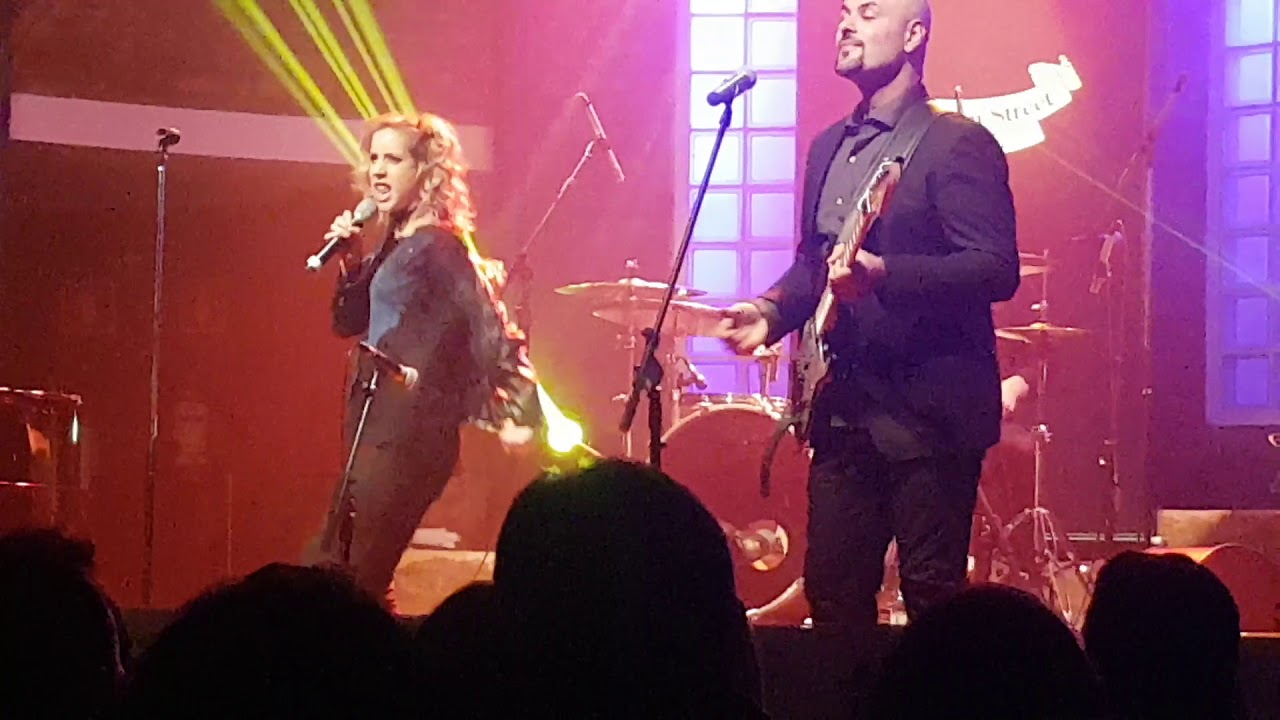 'Sharing Voices' - Kiara Sasso - I Love Rock n' Roll | Teatro Em 1 Minuto