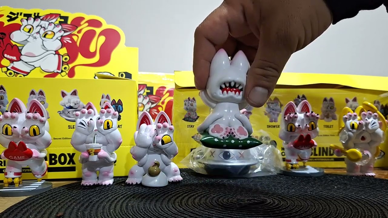 Grape brain  / Hell's cat onigiri blind box