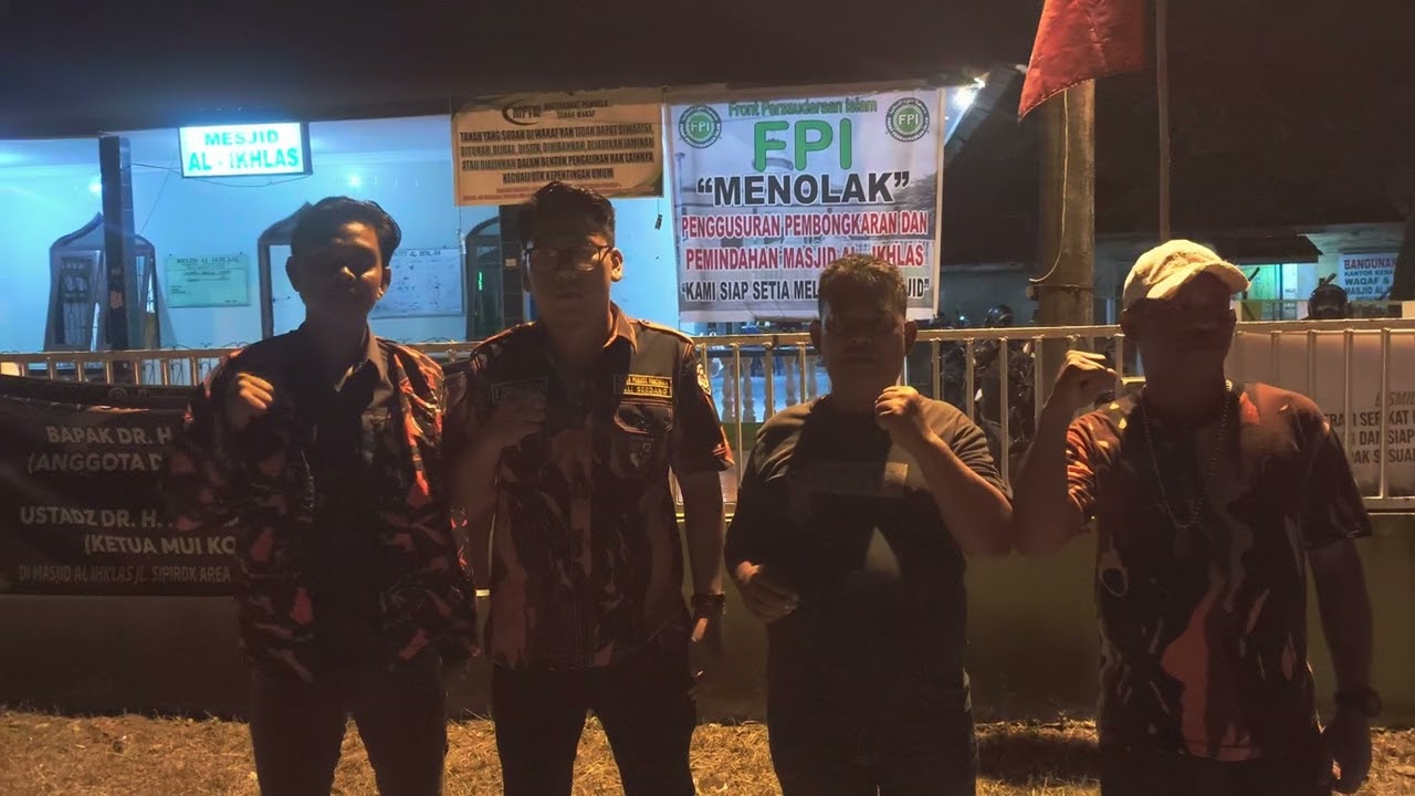 BREAKING NEWS , PEMUDA PANCASILA 24 JAM MENJAGA MASJID WAKAF AL IKHLAS MEDAN ESTATE DARI PERUBUHAN
