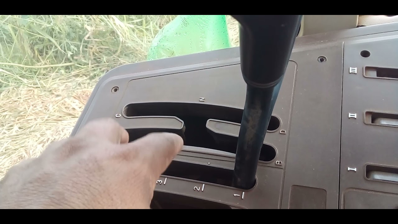 como da partida anda com o trator da jhon deere 190