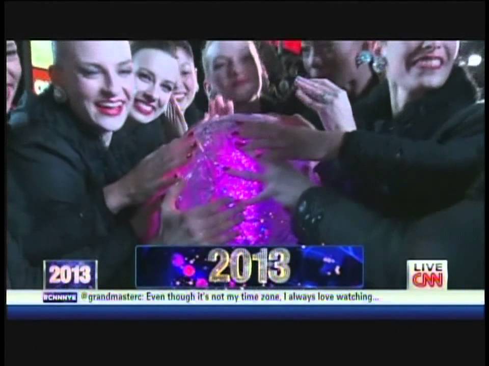 New Year's Eve Live 2013 Anderson Cooper Kathy Griffin Times Square New York (9/13)