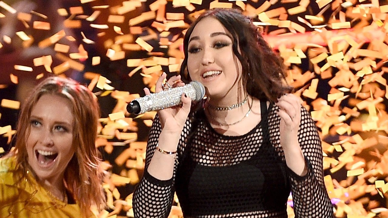 Noah Cyrus Channels Old Miley with 