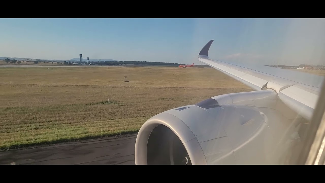 TRENT XWB GROWL!!!!!! SQ208 ROCKET A350 TAKEOFF FROM RUNWAY 34 AT MELBOURNE