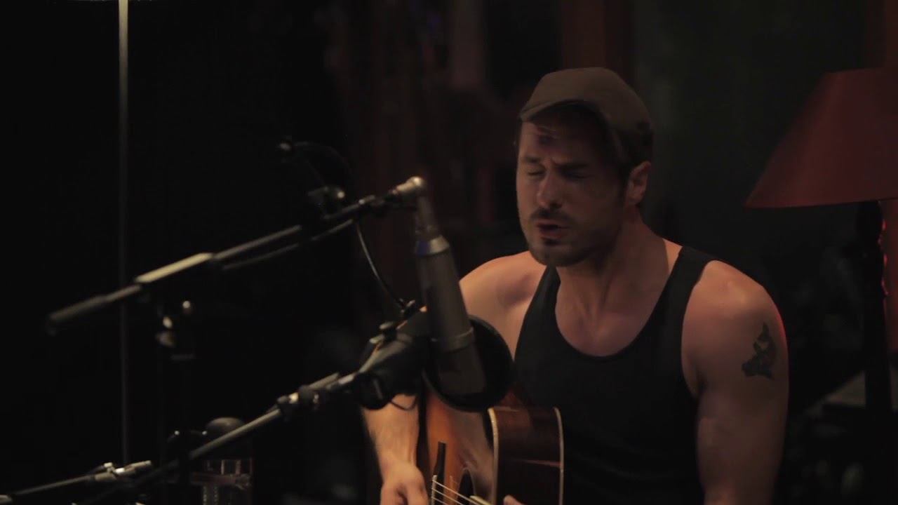 Declan Bennett - 'Parachute' Live and Unplugged