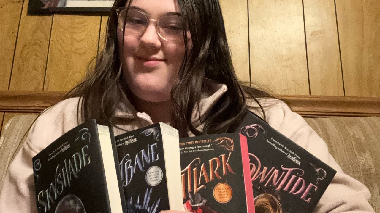 I read one of the imternet’s most divided book series….my thoughts. *Spoiler-Free* 