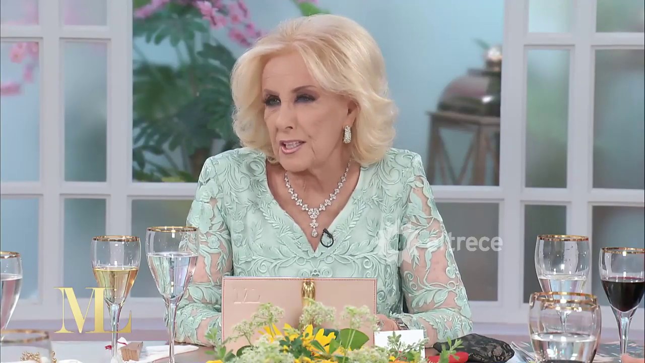 MIRTHA LEGRAND RECIBE AL DR. FERNANDO TARAGANO DE A.L.M.A.