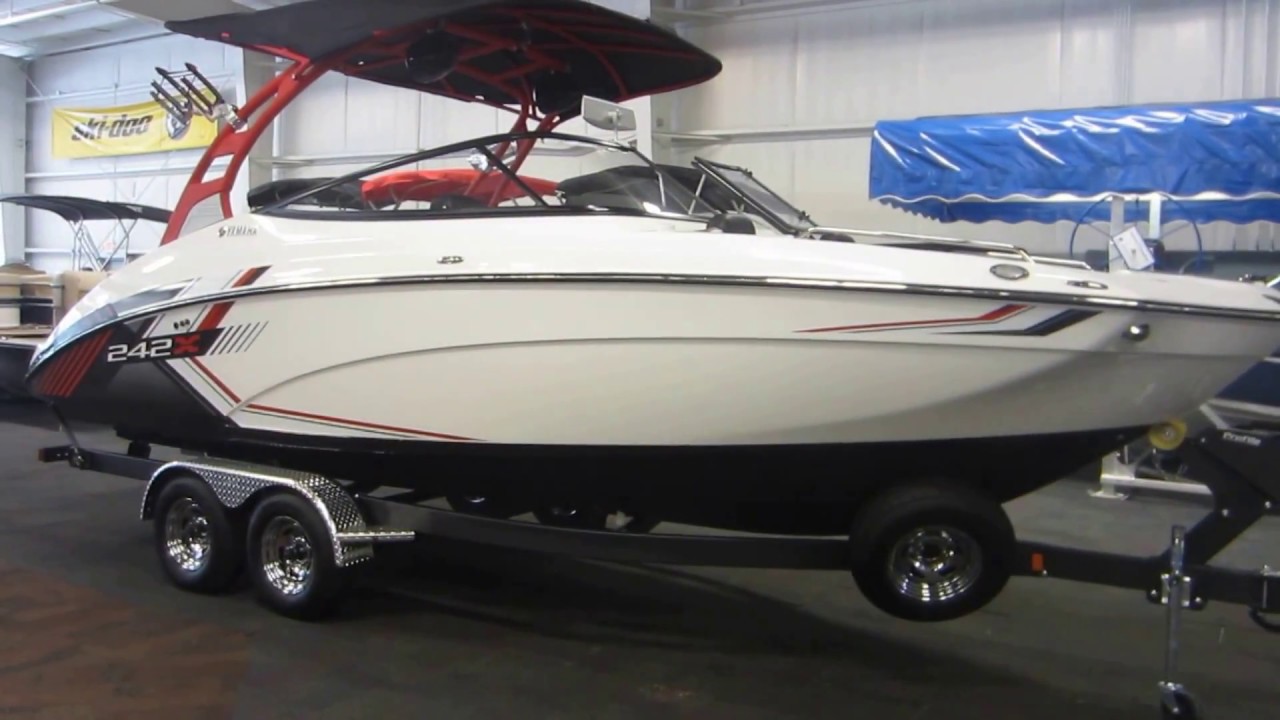 2019 Yamaha 242 X E-Series NYB128