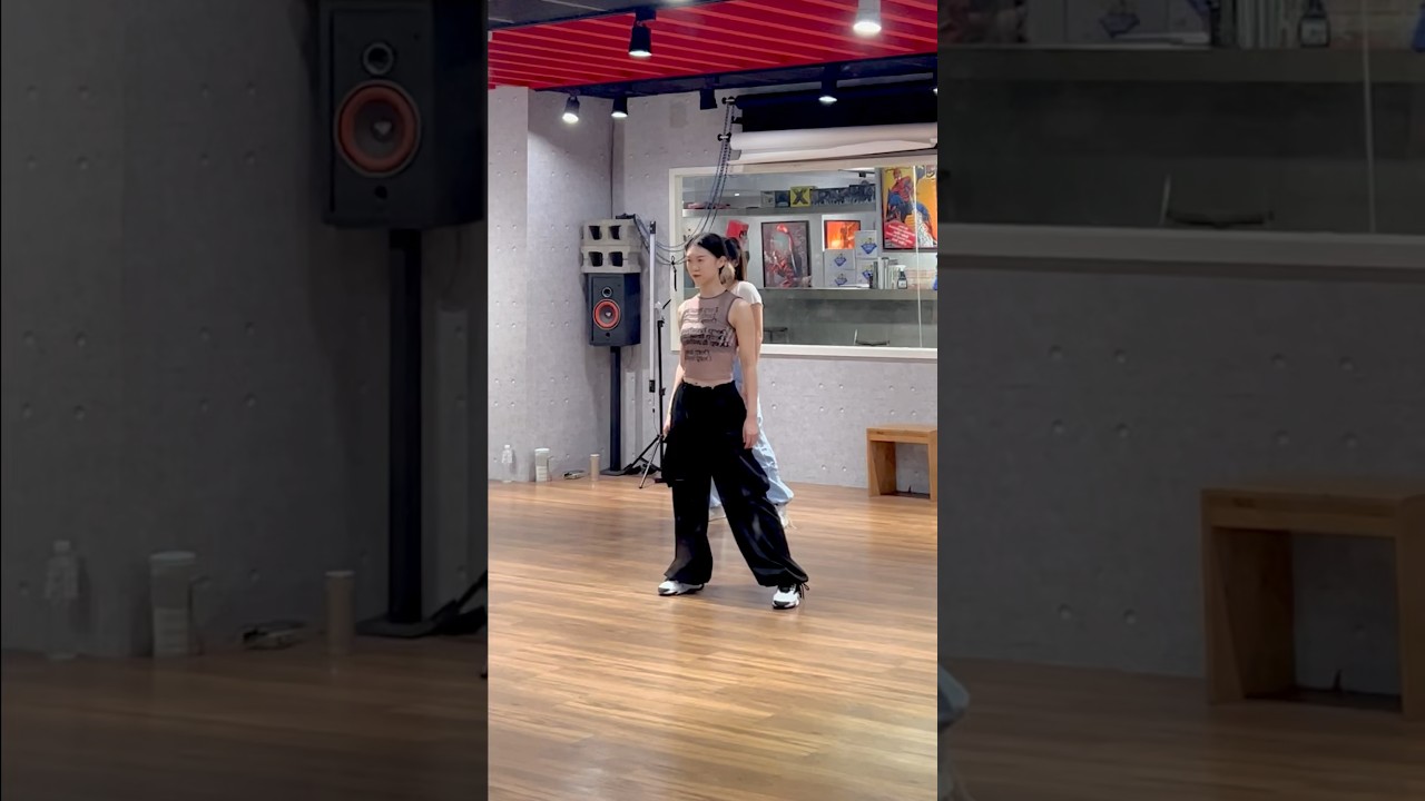 #gidle  &rsquo;Eyes Roll&rsquo; | Dance in @hurricanesstudio  by @shu_yu21