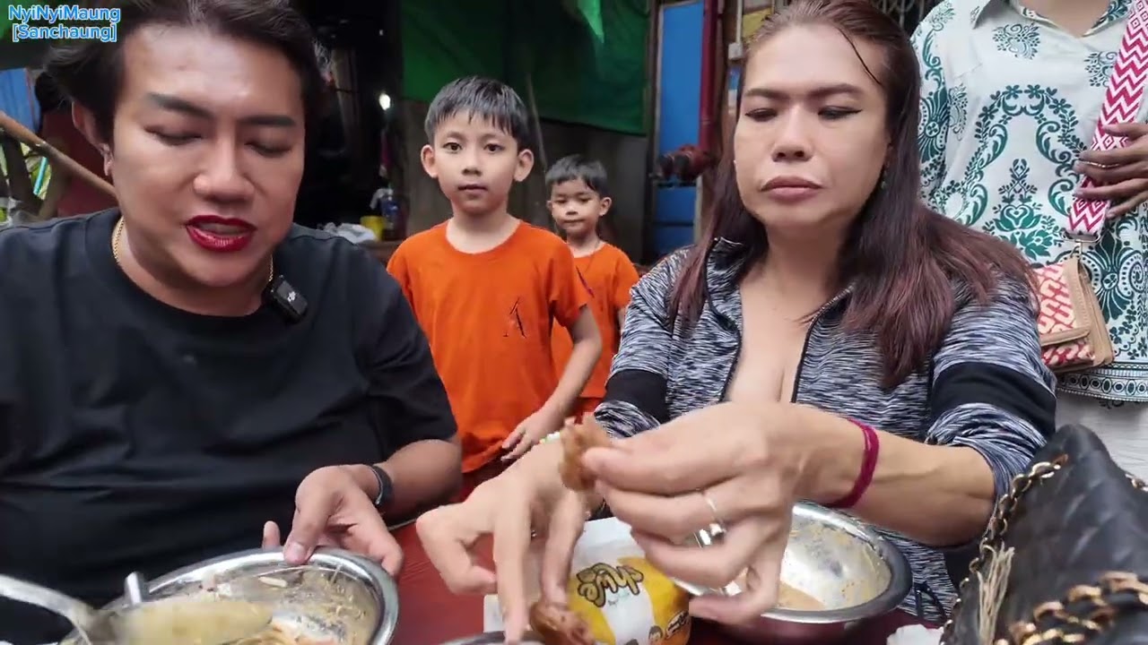  ပိုက်ဆံ တွေ ကျဲပြီး မုန်ဟင်းခါးကျွေး တဲ့ စတုဒီသာ အလှူ