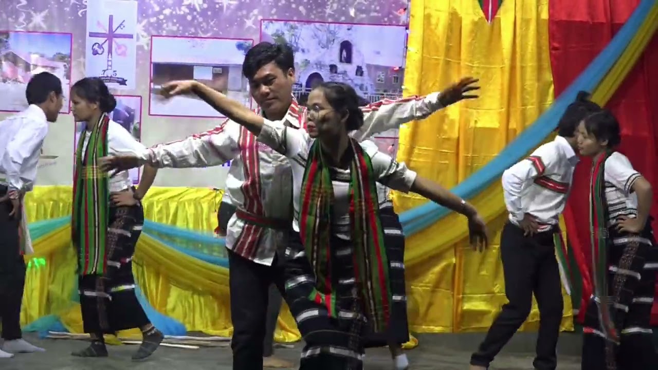 75 Diamond Jubilee Pawi Lezang Khangno te Muakna
