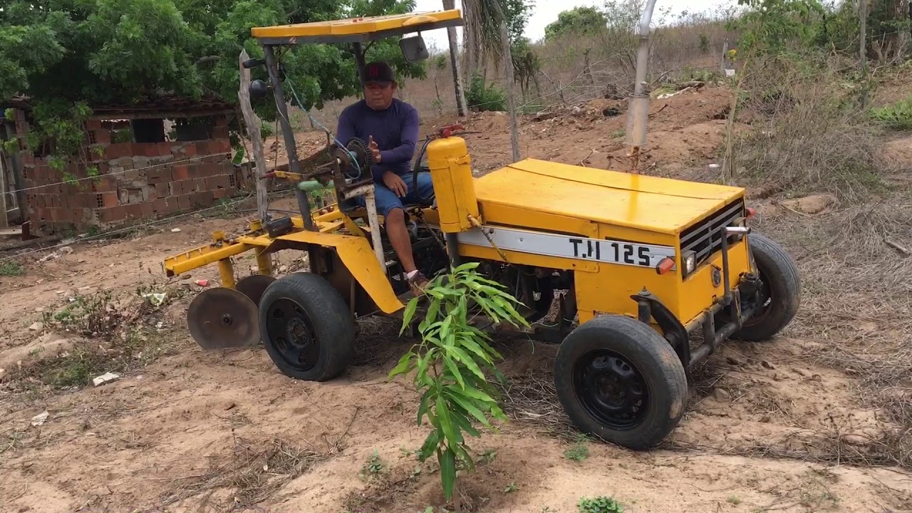 Arando a terra 🚜🚜