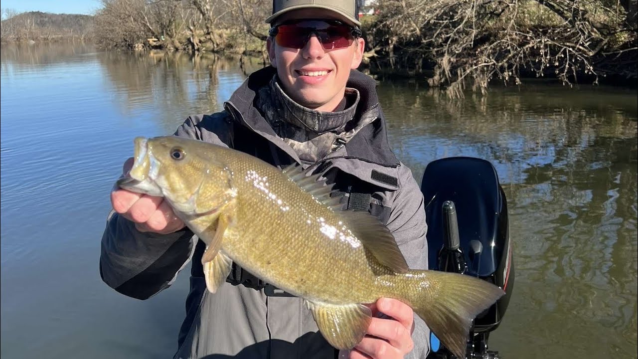 River Smallmouth Fishing in Muddy/Cold Water!