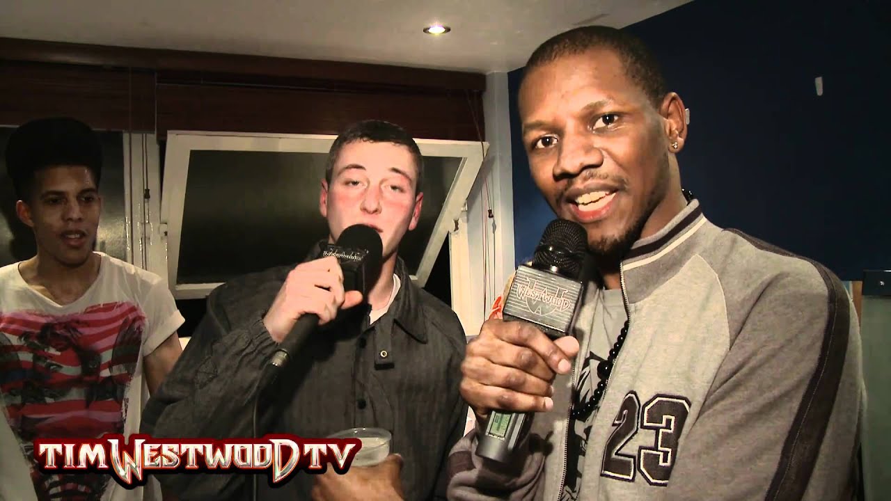 Giggs backstage *EXCLUSIVE* part 1 - Westwood