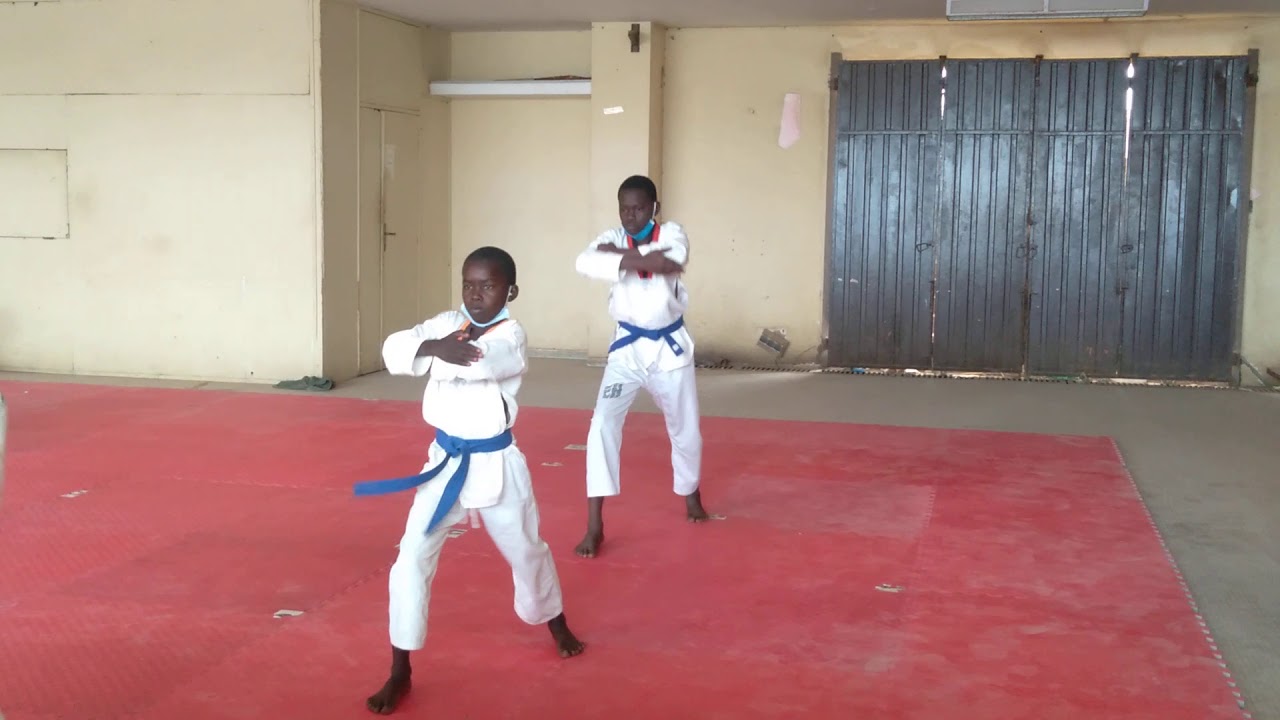 🛑TAEKWONDO: PASSAGE DE CEINTURE, LA CANDIDATE  NDELLA NDELLA BEN CISSÉ À L'ÉPREUVE.