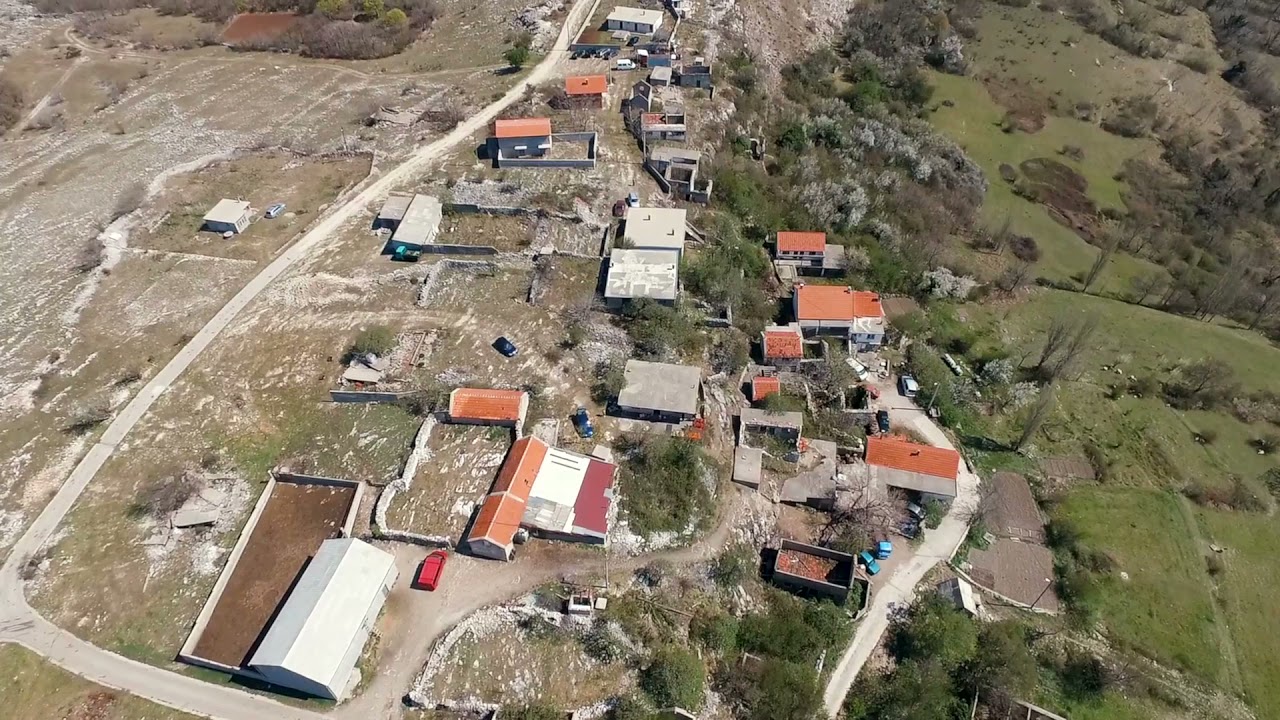 Selo Kamena iz zraka
