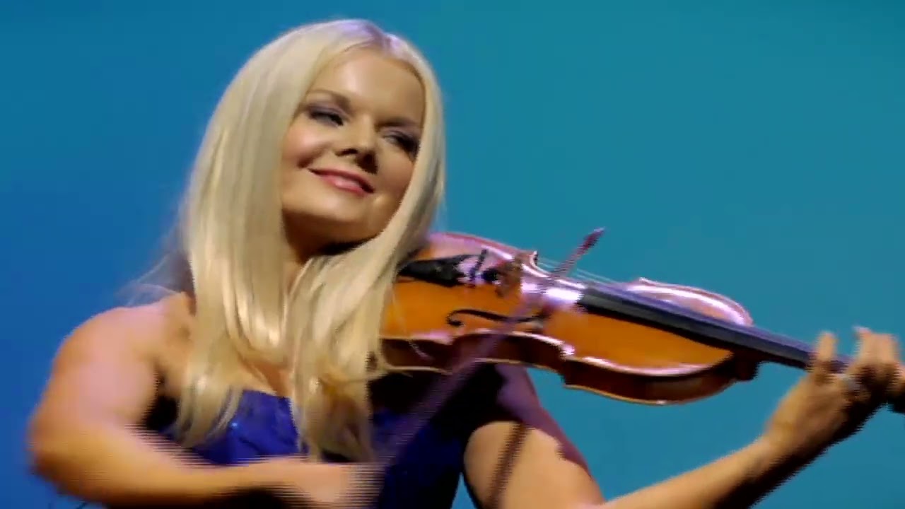 CELTIC WOMAN — Walk Beside Me – Ébha McMahon