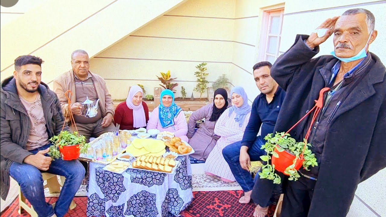 المحجوب فرحان بالهدية 🎁لي جاتو من الجالية 🤔او شوفو شنو طلبات منو 😅😅 او قصتو مع البلية😲😲