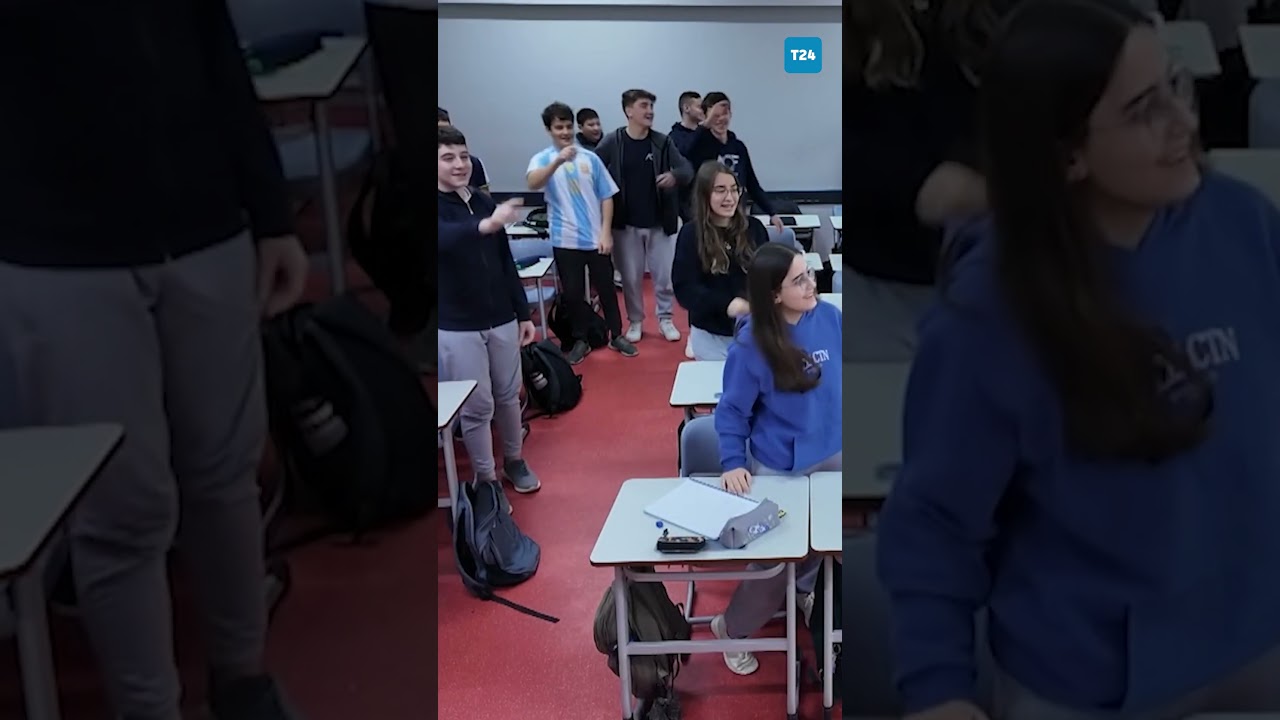 Öğrencilerden engelli öğretmenlerine sürpriz kutlama