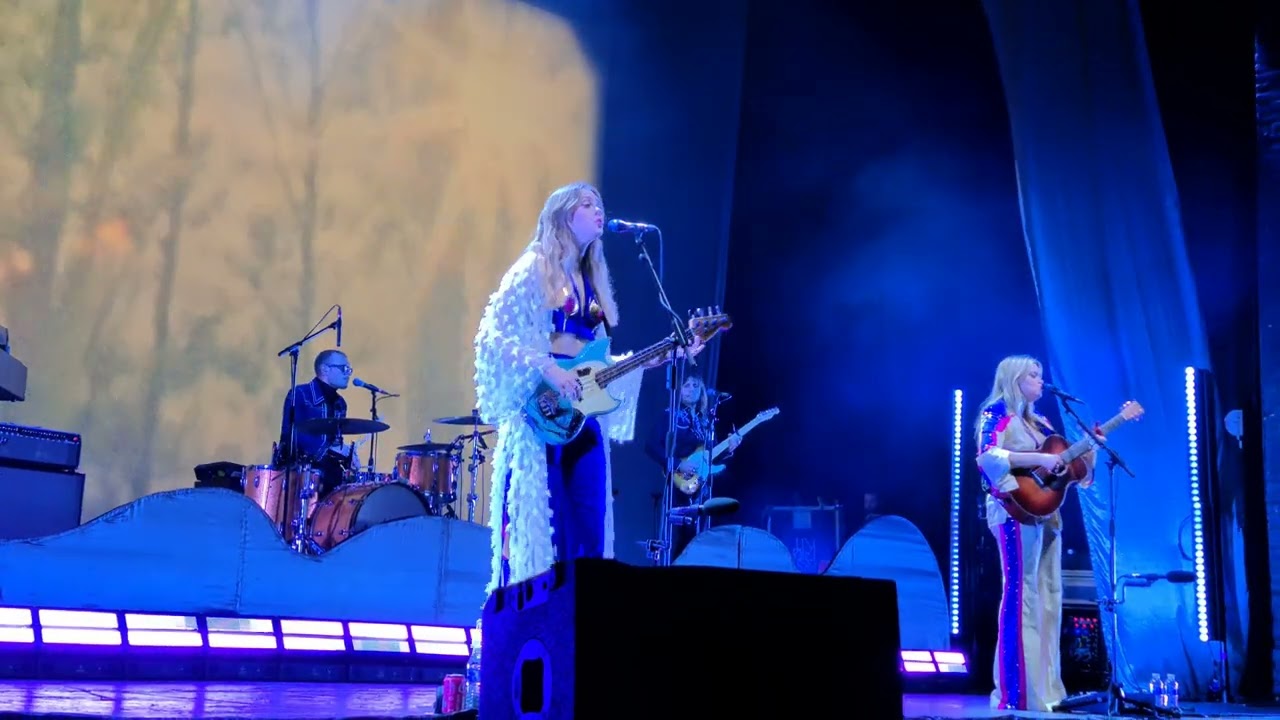 First Aid Kit - Fallen Snow (Live from Manchester Apollo, 30th November 2022)