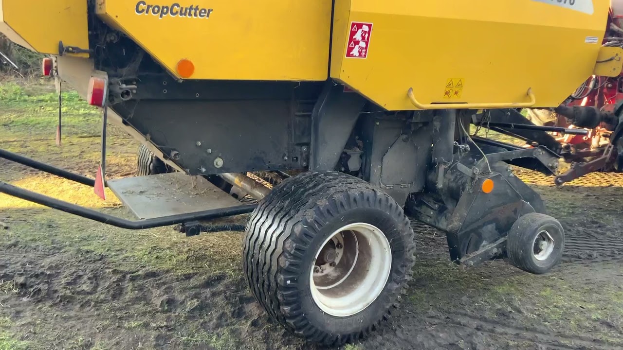 K&ouml;p Rundbalspress New Holland BR7070 p&aring; Klaravik