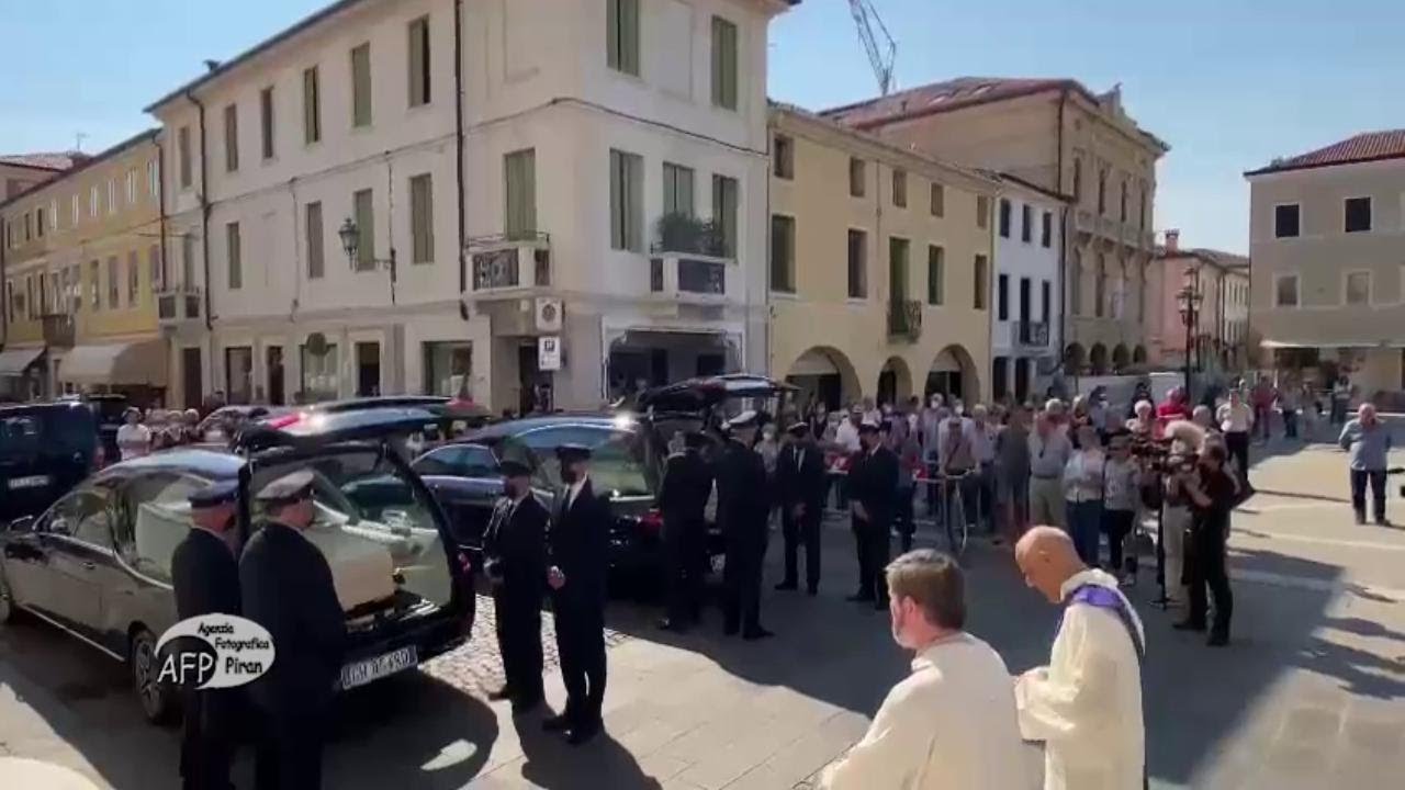 Tragedia in Marmolada, a Cittadella l'addio a Erica Campagnaro e Davide Miotti