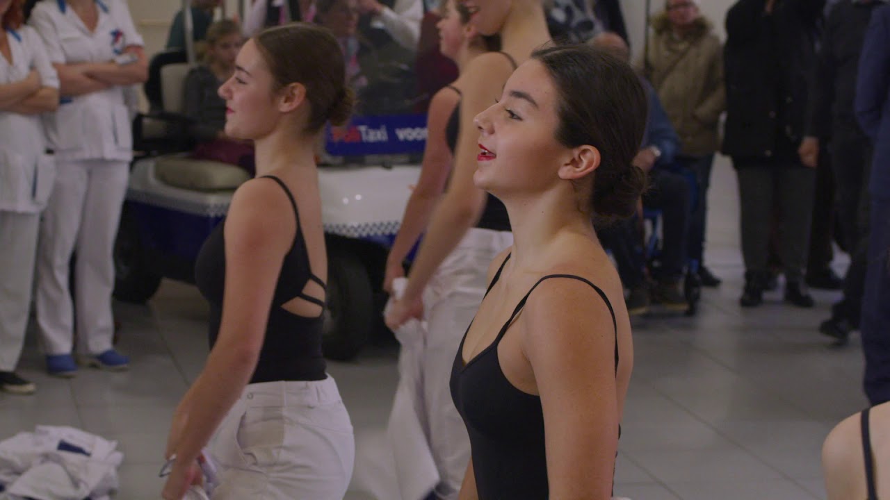 Flashmob nieuwe dienstkleding