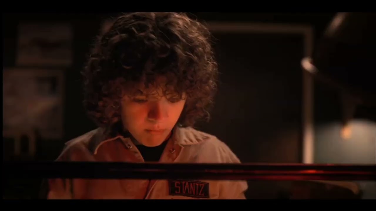 Dustin meets Dart | S2 E2 | Stranger Things