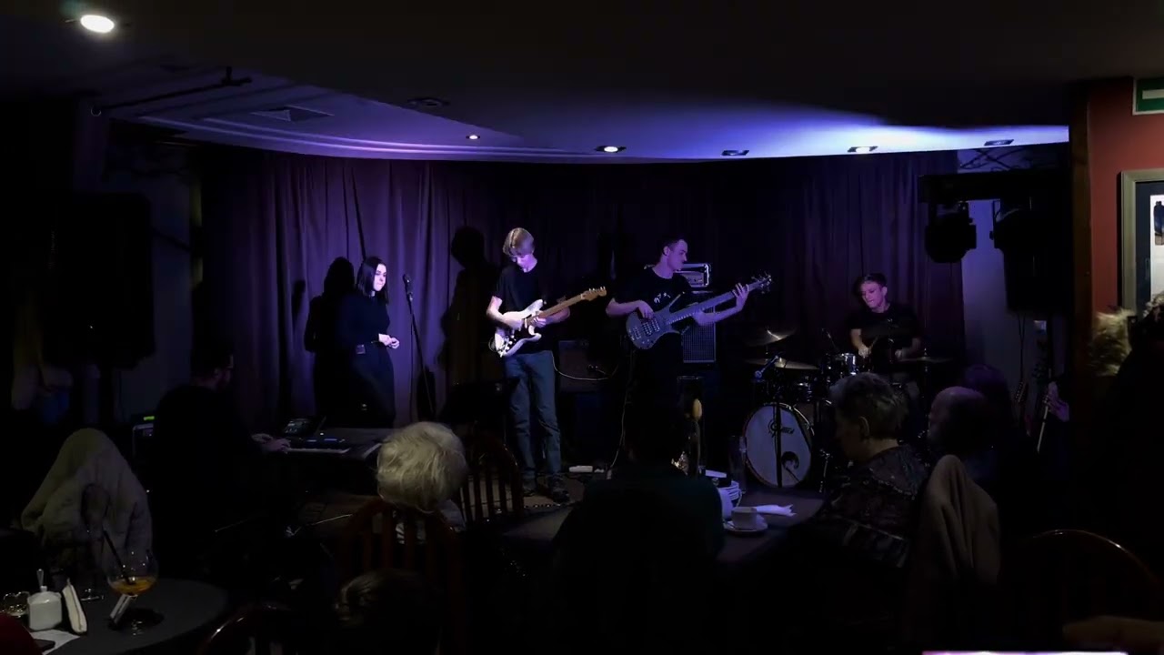 O.N.A - DRZWI - THE MISTS L!VE COVER